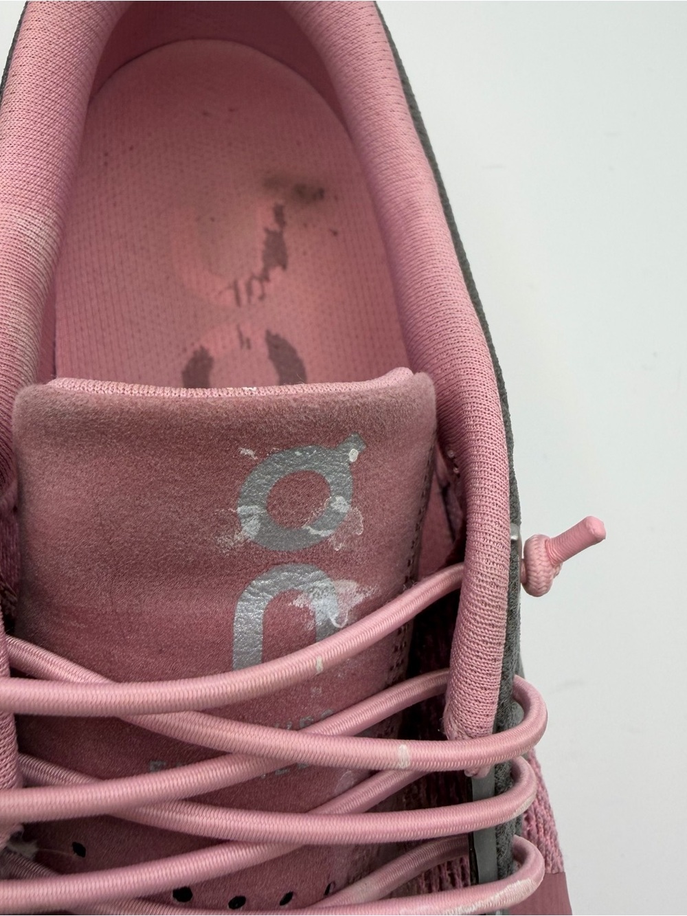 On Running Women's Dusty Rose and Charcoal Cloud Running Shoes - Picture 3 of 12